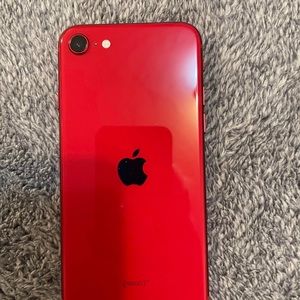 Red iPhone SE 3rd generation 64gb. Comes with all the cases